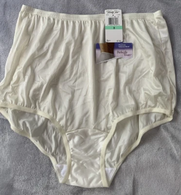 Bragas cortas de colección Vanity Fair 15712 Perfectly Yours 8 XL NUEVAS CON ETIQUETAS marfil Foto 1 de 4