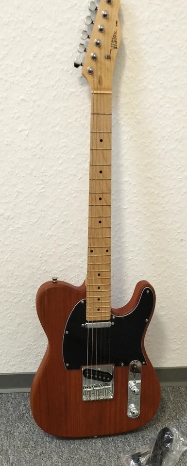 E-Gitarre 4/4  im  braune Farbe (matt) - Bild 1 von 4