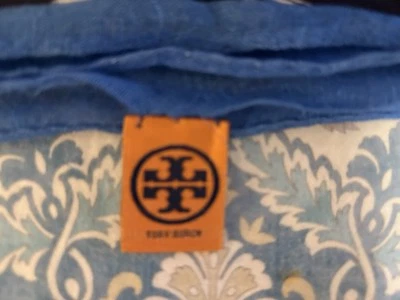 Cachecol floral Tory Burch 70 X 27” - Imagem 1 de 4