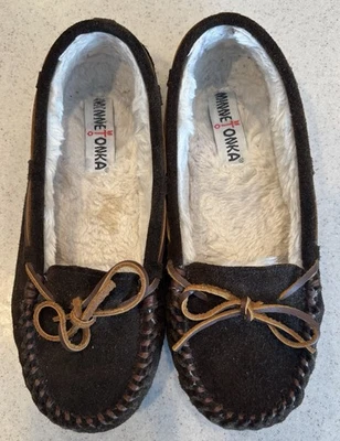 Mocasines Minnetonka Zapatillas Mujer Talla 8N-Marrón Gamuza Forro Piel Sin Cordones. Foto 1 de 4
