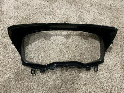 Ford Transit 250 2015 2016 2017 2018 velocímetro panel bisel envolvente interior Foto 1 de 4