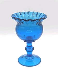Jarrón vintage de vidrio azul con pedestal de compota borde con volantes de 6" de alto - Imagen 1 de 5