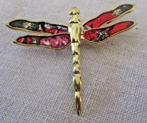 Belle broche libellule couleur or émail multicolore sous résine bijou vintage 41 - Foto 1 di 2