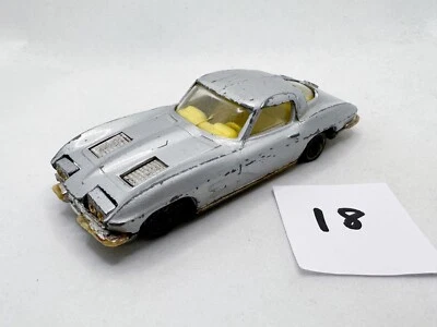 CORGI TOYS 310 CHEVROLET CORVETTE STING RAY DIECAST MODEL CAR SILVER 1963 - Image 1 of 4