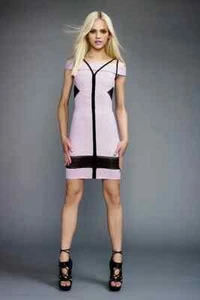 Vestido Versace Resort 2011 Pasarela Rosa Polkadot Talla Pequeña Precio de venta sugerido por el fabricante 1600 USD - Imagen 1 de 10