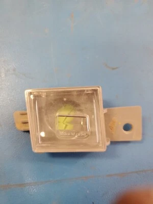 23251665 Luz de matrícula trasera derecha genuina para camioneta GMC Chevrolet  Foto 1 de 4