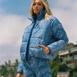 L*SPACE Size Medium Elevation Reversible Puffer Jacket In Blue NWT - Picture 1 of 11