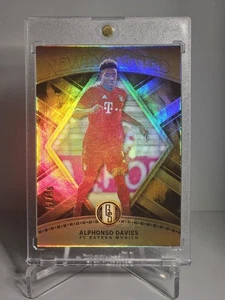 Alphonso Davies - Panini Gold Standard 2019-20 recién acuñado/79 #NM-2 Bayern - Imagen 1 de 2