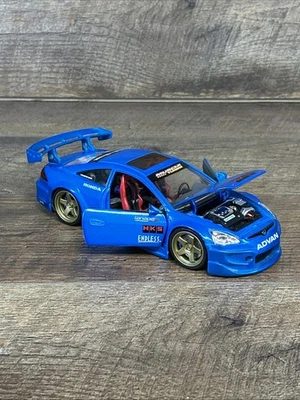 Muscle Machines 2003 本田雅阁 1: 24 蓝色压铸汽车二手 — 第 1/4 张图片