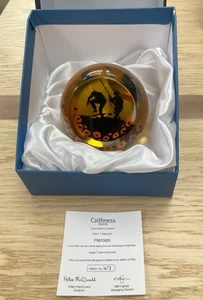 Limited Edition Caithness Art Glass Paperweight - WW1 Heroes - 47 of 200 Boxed - Picture 1 of 6