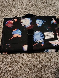 Herschel Supply Co Portable Changing Pad, Pre-owned, Great Condition - Picture 1 of 4