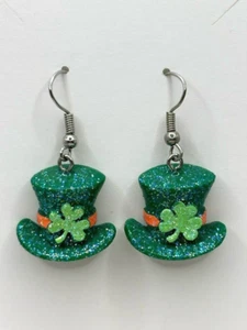Claires Lucky grün Kleeblatt glitzernder irischer Zylinder Hut Kleeblatt Ohrhänger - Bild 1 von 15