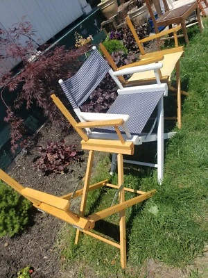 Lote de 3 sillas de directores plegables con marco de madera vintage capitanes rayas de lona Foto 1 de 4