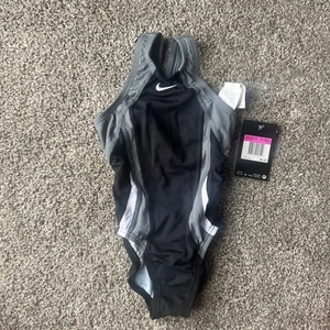 Nike Girls Swimsuit Size 5 Girls One Piece Swimsuit Grey NWT - Picture 1 of 7