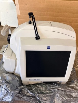 Topógrafo corneal Zeiss Cirrus HD-OCT 4000 tecnología de dominio espectral Foto 1 de 3
