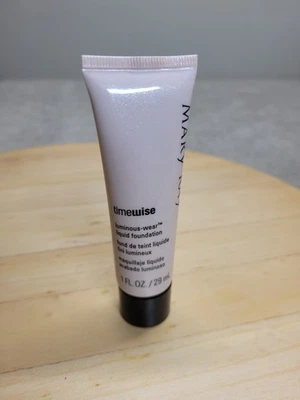 Mary Kay 1 Oz Beige 4 TimeWise Matte Wear Liquid Foundation 038760 New  - Image 1 of 4