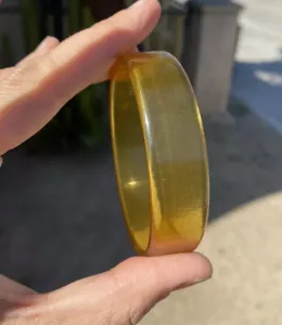Bakelite Bangle Bracelet Lemon Jello Apple Juice Prystal Dichroic Stardust Bits - Picture 1 of 12