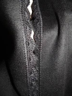 CAPA ENVOLTÓRIO DE LÃ ALPACA - CAPA DE ALPACA COM BORDAS FLORAIS DE CROCHÊ À MÃO - Imagem 1 de 2