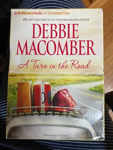 A Turn in the Road (Blossom Street Series) - Audio CD By Macomber, Debbie - VGUC - Picture 1 of 1
