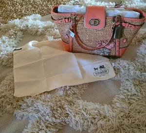 New COACH Large Straw Tote Bag Purse Limited Patent Leather Poppy Peach Flowers - Picture 1 of 11