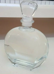 9 INCH DRAMBUIE CRYSTAL DECANTER MADE IN ITALY HOLDS 26 OZS - Picture 1 of 6