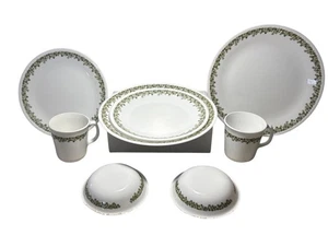 Corelle Crazy Daisy Set 2 Each of Dinner Plates Salad Plates Mugs & Small Bowls - Bild 1 von 12