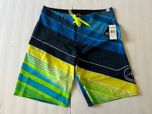 New QuikSilver Stripe 20" Rangled Boardshorts - Picture 1 of 2