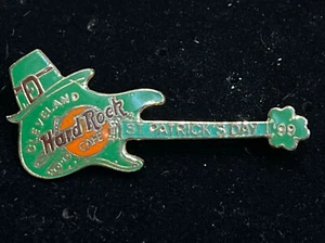 Hard Rock Cafe CLEVELAND St Patrick’s Day 1999 FENDER STRAT GUITAR PIN. - Bild 1 von 2