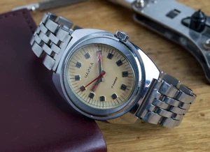 Chaika Vintage Watch Mens Wrist Watch 17 Jewels USSR Vintage Rare Gift For Men - Picture 1 of 8