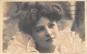 CPA CELEBRITE / DARNLEY /ARTISTE DE CABARET /FEMME 1900 / REUTLINGER - Picture 1 of 1