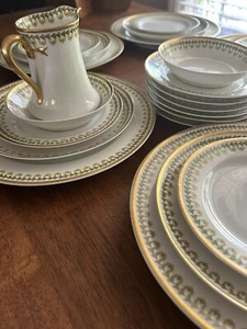 Haviland & Co Limoges Schleiger 761 Green & Gold SET Of 27 -Plates Bowls Creamer - Picture 1 of 14
