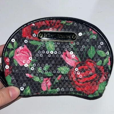 Bolsa de maquillaje Betsy Johnson rosa lentejuelas Foto 1 de 4