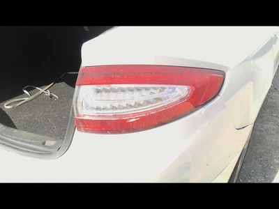 Ford Fusion 2013-2016 luz trasera de pasajero cuarto de panel LED montado  Foto 1 de 4