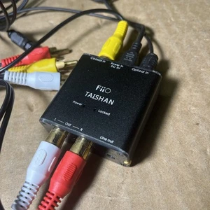 TAISHAN FiiO D03K Coaxial / Optical R/L Audio Converter, With cables - Picture 1 of 6