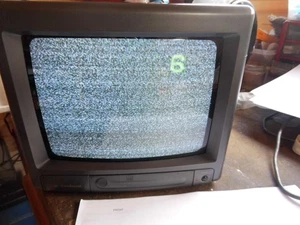 Vintage Goodmans 10" Portable Colour TV Boxed / Working / Analogue / Gaming - Picture 1 of 21