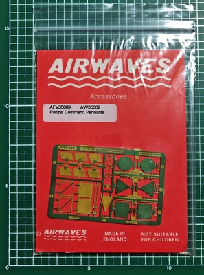 AIRWAVES AFV35069 - PANZER COMMAND PENNANTS - 1/35 PHOTOETCHED - Immagine 1 di 2