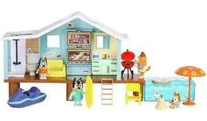 Bluey S9 Beach Cabin Exclusive Bundle playset - Picture 1 of 4