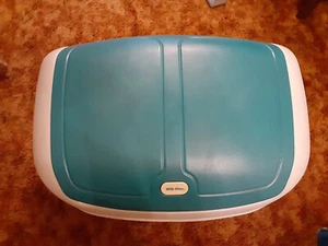 GIANT LITTLE TIKES TOY BOX WITH BLUE LID, VERY NICE CONDITION - Picture 1 of 7