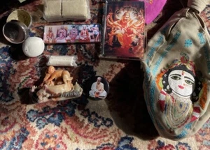 Trinkets Bead Bags Statue A C BHAKTIVEDANTA SWAMI PRABHUPADA Lot Hare Krishna - Picture 1 of 14