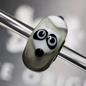 Trollbeads White Raccoo Armadillo Unique Glass Bead OOAK - Picture 1 of 4