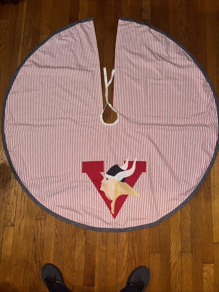 Viking  Christmas Tree Skirt 52” T2-04 - Image 1 of 4