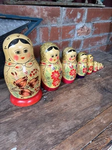 Russische Nestelpuppen Holz 9er Set handbemalt - Russland - Bild 1 von 13