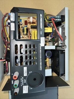 Fuente de alimentación BK Precision 1698 DC, 1-60VDC, 3,3 A Foto 1 de 4