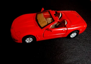 1998 Chevrolet Corvette Convertible Diecast rot Maßstab 1:43 - Bild 1 von 6