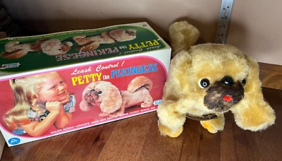 VINTAGE BOX LEASH CONTROL PETTY THE PEKINGESE BATTERY OPERATED DOG TOY ALPS WORK - Image 1 of 4