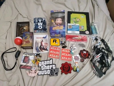 Lot Of 32 Video Game Item Lot - Promo / Merchandise - Pokemon / Zelda / GTA /Etc - Image 1 of 4