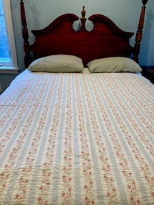 Vintage “Simply Shabby Chic” Floral Print 100% Cotton Quilt W/ Scalloped Edges - Picture 1 of 10