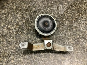 04 Kawasaki Vulcan 1600 VN1600 Horn 22I - Picture 1 of 2