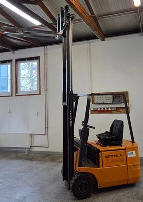 Gabelstapler Gegengewichtstapler STILL R 50-15 mit Ladegerät  4.700 h - Bild 1 von 4