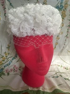 Vintage 60s White Floral Fabric Pillbox Hat w/Light Blue Netting - Picture 1 of 5